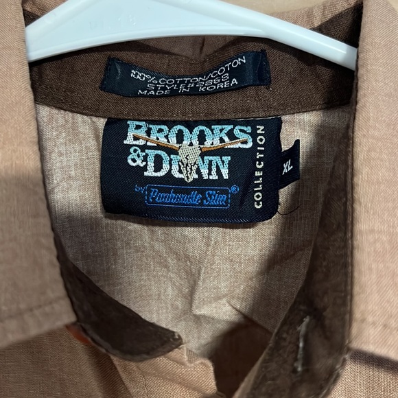 Western brown Aztec shirt, I think it’s kids XL but fit like M women - Picture 5 of 5